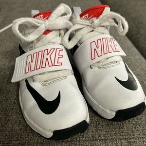 Boys-(Toddler)Nike-Team Hustle-size 11